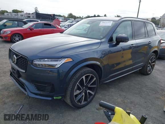 ✅ 2023 Volvo XC90 • VIN: YV4H60CW2P1922272 • Lot: 43632315. Wystawiony na IAAI z przebiegiem 32 821 mil. Bezpłatny archiwum sprzedaży aukcyjnych z USA i szczegółowy raport historii pojazdu na DreamBid. Zdjęcie 2.