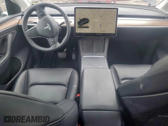 ✅ 2024 Tesla Model Y • VIN: 7SAYGDED3RF095933 • Lot: 93995015. Wystawiony na Copart z przebiegiem 53 280 mil. Bezpłatny archiwum sprzedaży aukcyjnych z USA i szczegółowy raport historii pojazdu na DreamBid. Zdjęcie 8.