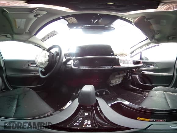 ✅ 2026 Toyota Prius XSE • VIN: JTDACACU1T3058833 • Lot: 43512928. Listed on IAAI with 1,885 mi. Free auction sales archive from the USA and detailed vehicle history report at DreamBid. Image 18.