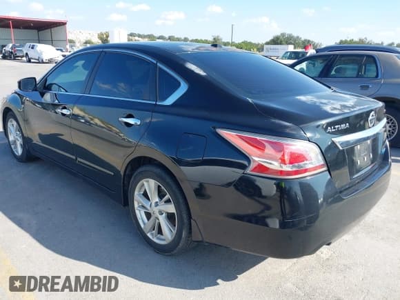 ✅ 2014 Nissan Altima SV • VIN: 1N4AL3AP3EC292277 • Lot: 43544778. Listed on IAAI with 208,450 mi. Free auction sales archive from the USA and detailed vehicle history report at DreamBid. Image 3.