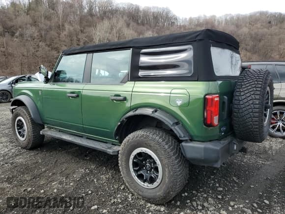 ✅ 2022 Ford Bronco • VIN: 1FMEE5DP0NLA81692 • Lot: 51936265. Wystawiony na Copart z przebiegiem 28 843 mil. Bezpłatny archiwum sprzedaży aukcyjnych z USA i szczegółowy raport historii pojazdu na DreamBid. Zdjęcie 2.