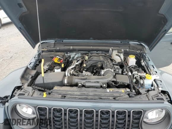 ✅ 2024 Jeep Gladiator Sport S • VIN: 1C6HJTAG2RL125730 • Lot: 60064095. Wystawiony na Copart z przebiegiem 10 173 mil. Bezpłatny archiwum sprzedaży aukcyjnych z USA i szczegółowy raport historii pojazdu na DreamBid. Zdjęcie 11.