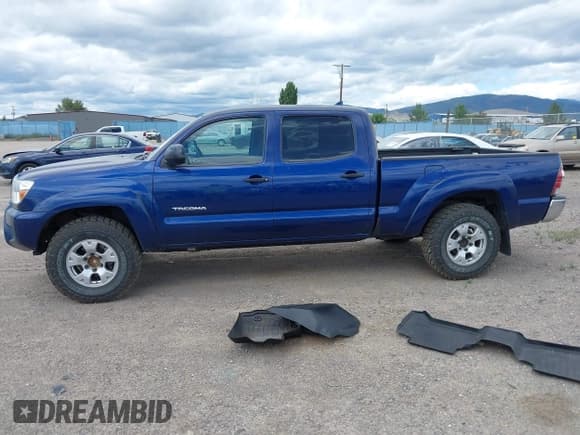 ✅ 2015 Toyota Tacoma PreRunner • VIN: 5TFKU4HNXFX006568 • Lot: 42695934. Wystawiony na IAAI z przebiegiem 130 975 mil. Bezpłatny archiwum sprzedaży aukcyjnych z USA i szczegółowy raport historii pojazdu na DreamBid. Zdjęcie 14.