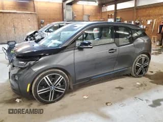 ✅ 2017 BMW i3 • VIN: WBY1Z8C58HV551158 • Лот: 41072553. Опубликован ранее на Copart с пробегом 70 212 миль. Бесплатный доступ к архиву аукционных продаж из США и подробный отчёт об истории автомобиля на DreamBid. Изображение 1.