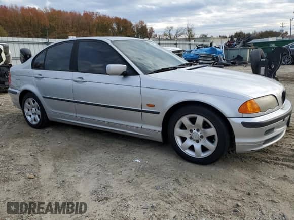 1999 BMW 3 Series 323i с VIN WBAAM3339XCD56665, выставлен на аукционе Copart как лот 82590554 с пробегом Не указан миль и Чистый • Clean title. История ставок и продаж доступна на DreamBid. Изображение 4.
