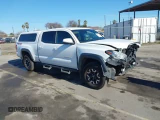 ✅ 2018 Toyota Tacoma SR5 • VIN: 3TMDZ5BN4JM043588 • Лот: 41555245. Опубликован ранее на IAAI с пробегом 143 873 миль. Бесплатный доступ к архиву аукционных продаж из США и подробный отчёт об истории автомобиля на DreamBid. Изображение 1.