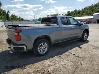 ✅ 2021 Chevrolet Silverado 1500 LT • VIN: 1GCRYJEK9MZ366119 • Lot: 63997784. Wystawiony na Copart z przebiegiem 32 485 mil. Bezpłatny archiwum sprzedaży aukcyjnych z USA i szczegółowy raport historii pojazdu na DreamBid. Zdjęcie 3.