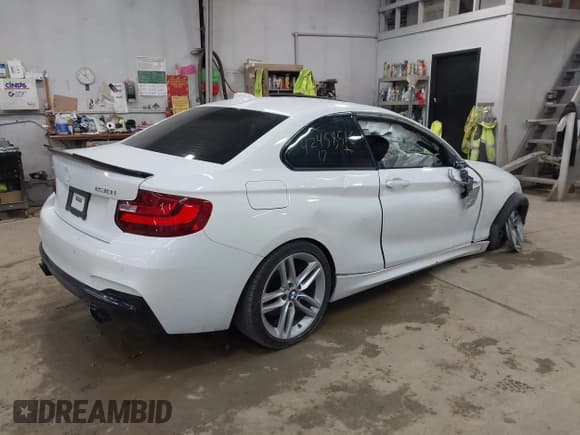 ✅ 2017 BMW 2 Series 230i xDrive • VIN: WBA2H9C38HV986837 • Лот: 42458516. Опубликован ранее на IAAI с пробегом 112 085 миль. Бесплатный доступ к архиву аукционных продаж из США и подробный отчёт об истории автомобиля на DreamBid. Изображение 4.