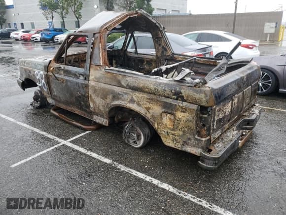 ✅ 1989 Ford Bronco XL • VIN: 1FMEU15N0KLA35090 • Лот: 44452765. Опубликован ранее на Copart с пробегом Не указан. Бесплатный доступ к архиву аукционных продаж из США и подробный отчёт об истории автомобиля на DreamBid. Изображение 2.