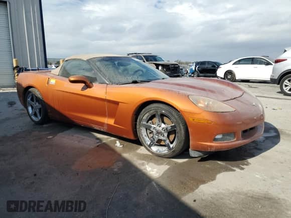 2007 Chevrolet Corvette с VIN 1G1YY36U575104576, выставлен на аукционе Copart как лот 83400544 с пробегом Не указан миль и Списание • Salvage title. История ставок и продаж доступна на DreamBid. Изображение 4.