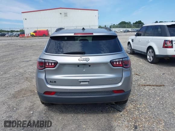 ✅ 2021 Jeep Compass Limited • VIN: 3C4NJCCBXMT526453 • Lot: 43085096. Listed on IAAI with 72,391 mi. Free auction sales archive from the USA and detailed vehicle history report at DreamBid. Image 16.