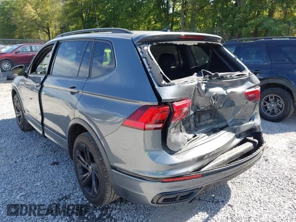✅ 2024 Volkswagen Tiguan SE R-Line Black • VIN: 3VVCB7AX5RM010742 • Lot: 43221423. Listed on IAAI with 23,004 mi. Free auction sales archive from the USA and detailed vehicle history report at DreamBid. Image 6.