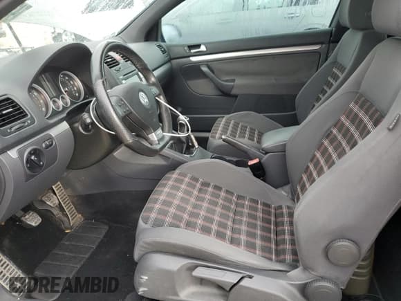 ✅ 2009 Volkswagen Golf GTI • VIN: WVWEV71K09W136820 • Lot: 43912735. Wystawiony na Copart z przebiegiem 92 874 mil. Bezpłatny archiwum sprzedaży aukcyjnych z USA i szczegółowy raport historii pojazdu na DreamBid. Zdjęcie 7.