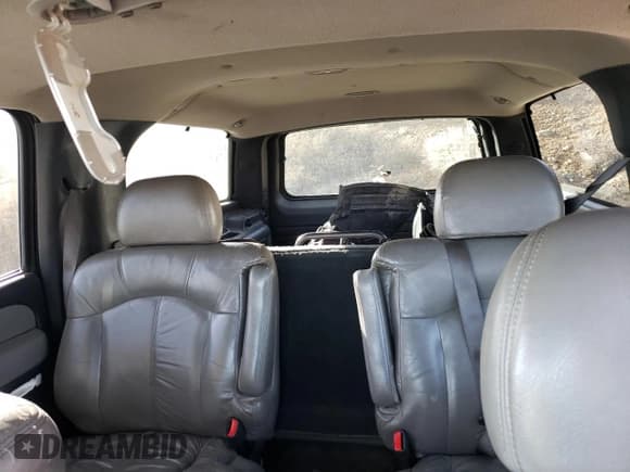 ✅ 2002 Chevrolet Suburban LT • VIN: 1GNFK16T02J261631 • Лот: 46933875. Опубликован ранее на Copart с пробегом Не указан. Бесплатный доступ к архиву аукционных продаж из США и подробный отчёт об истории автомобиля на DreamBid. Изображение 10.