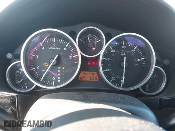 ✅ 2006 Mazda MX-5 Miata Grand Touring • VIN: JM1NC25FX60122377 • Lot: 43743114. Wystawiony na IAAI z przebiegiem 144 588 mil. Bezpłatny archiwum sprzedaży aukcyjnych z USA i szczegółowy raport historii pojazdu na DreamBid. Zdjęcie 7.