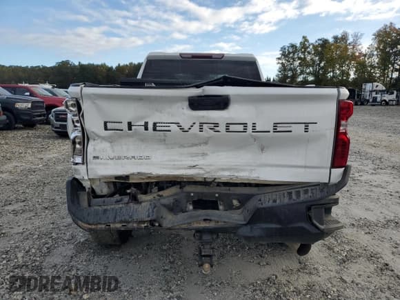 ✅ 2025 Chevrolet Silverado 2500HD • VIN: 2GC4KLEY5S1139270 • Lot: 86706435. Wystawiony na Copart z przebiegiem 10 513 mil. Bezpłatny archiwum sprzedaży aukcyjnych z USA i szczegółowy raport historii pojazdu na DreamBid. Zdjęcie 6.