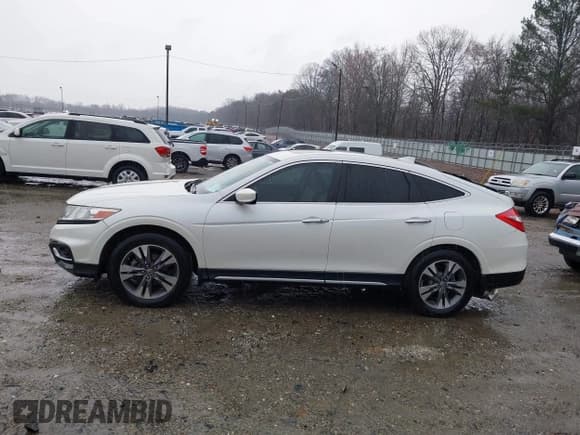 ✅ 2015 Honda Crosstour EX-L • VIN: 5J6TF1H5XFL000638 • Lot: 41752660. Listed on IAAI with 129,300 mi. Free auction sales archive from the USA and detailed vehicle history report at DreamBid. Image 14.