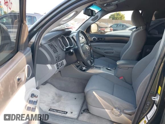 ✅ 2010 Toyota Tacoma PreRunner • VIN: 3TMJU4GN0AM092047 • Lot: 42909450. Listed on IAAI with 180,192 mi. Free auction sales archive from the USA and detailed vehicle history report at DreamBid. Image 5.