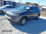 ✅ 2016 Jeep Cherokee Latitude • VIN: 1C4PJMCS2GW220134 • Lot: 43743553. Wystawiony na IAAI z przebiegiem 171 300 mil. Bezpłatny archiwum sprzedaży aukcyjnych z USA i szczegółowy raport historii pojazdu na DreamBid. Zdjęcie 2.