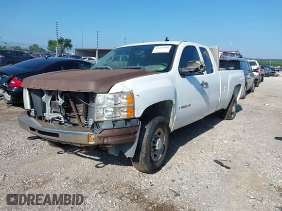 ✅ 2007 Chevrolet Silverado 2500HD Work Truck • VIN: 1GCHC29KX7E571521 • Lot: 42692432. Wystawiony na IAAI z przebiegiem 309 814 mil. Bezpłatny archiwum sprzedaży aukcyjnych z USA i szczegółowy raport historii pojazdu na DreamBid. Zdjęcie 2.