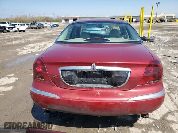 ✅ 1999 Lincoln Continental • VIN: 1LNHM97V5XY660412 • Lot: 52772305. Wystawiony na Copart z przebiegiem 139 180 mil. Bezpłatny archiwum sprzedaży aukcyjnych z USA i szczegółowy raport historii pojazdu na DreamBid. Zdjęcie 6.