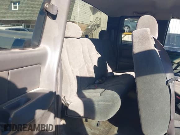 ✅ 2003 Chevrolet Silverado 2500HD LT • VIN: 1GCHK29G03E172190 • Lot: 43526942. Wystawiony na IAAI z przebiegiem 175 123 mil. Bezpłatny archiwum sprzedaży aukcyjnych z USA i szczegółowy raport historii pojazdu na DreamBid. Zdjęcie 8.