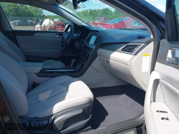 ✅ 2016 Hyundai Sonata • VIN: KMHE14L2XGA024782 • Лот: 42388805. Опубликован ранее на IAAI с пробегом 99 458 миль. Бесплатный доступ к архиву аукционных продаж из США и подробный отчёт об истории автомобиля на DreamBid. Изображение 5.