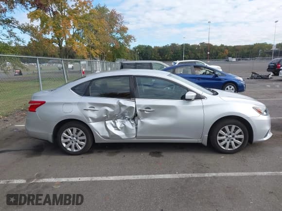✅ 2017 Nissan Sentra S • VIN: 3N1AB7AP6HY206513 • Lot: 43421192. Listed on IAAI with 70,889 mi. Free auction sales archive from the USA and detailed vehicle history report at DreamBid. Image 6.