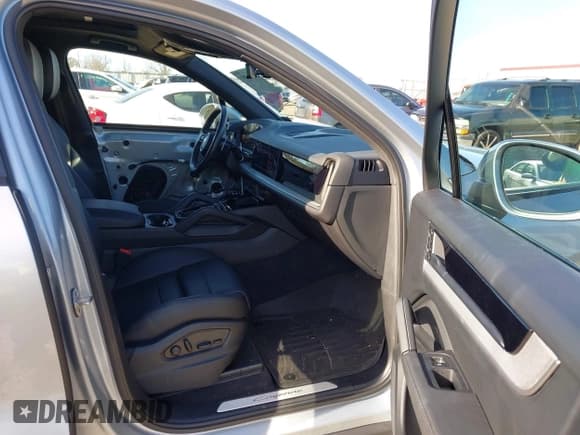 ✅ 2024 Porsche Cayenne • VIN: WP1AA2AYXRDA01534 • Лот: 41305797. Опубликован ранее на IAAI с пробегом 12 848 миль. Бесплатный доступ к архиву аукционных продаж из США и подробный отчёт об истории автомобиля на DreamBid. Изображение 5.