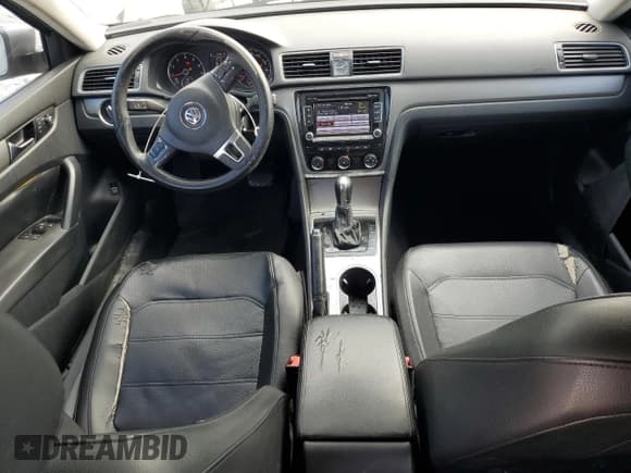 ✅ 2014 Volkswagen Passat SE • VIN: 1VWBP7A32EC006410 • Лот: 71619525. Опубликован ранее на Copart с пробегом 188 559 миль. Бесплатный доступ к архиву аукционных продаж из США и подробный отчёт об истории автомобиля на DreamBid. Изображение 8.