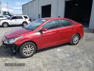 ✅ 2018 Hyundai Accent SEL • VIN: 3KPC24A32JE031332 • Lot: 65694603. Wystawiony na Copart z przebiegiem 135 591 mil. Bezpłatny archiwum sprzedaży aukcyjnych z USA i szczegółowy raport historii pojazdu na DreamBid. Zdjęcie 1.