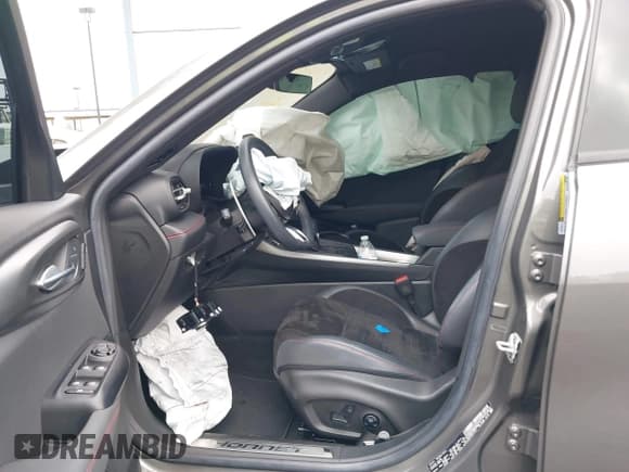 ✅ 2024 Dodge Hornet R/T • VIN: ZACPDFCW9R3A18890 • Lot: 42754647. Listed on IAAI with 4,015 mi. Free auction sales archive from the USA and detailed vehicle history report at DreamBid. Image 5.