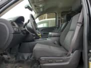 ✅ 2013 Chevrolet Tahoe Commercial • VIN: 1GNLC2E02DR267836 • Lot: 48020475. Wystawiony na Copart z przebiegiem 127 369 mil. Bezpłatny archiwum sprzedaży aukcyjnych z USA i szczegółowy raport historii pojazdu na DreamBid. Zdjęcie 7.