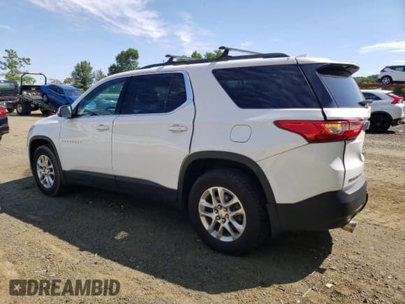 ✅ 2021 Chevrolet Traverse LT • VIN: 1GNEVHKW9MJ235799 • Lot: 62267434. Wystawiony na Copart z przebiegiem 54 602 mil. Bezpłatny archiwum sprzedaży aukcyjnych z USA i szczegółowy raport historii pojazdu na DreamBid. Zdjęcie 2.