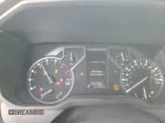 ✅ 2025 Toyota Tundra SR • VIN: 5TFLA5DB4SX316594 • Lot: 81007635. Wystawiony na Copart z przebiegiem 5 203 mil. Bezpłatny archiwum sprzedaży aukcyjnych z USA i szczegółowy raport historii pojazdu na DreamBid. Zdjęcie 9.