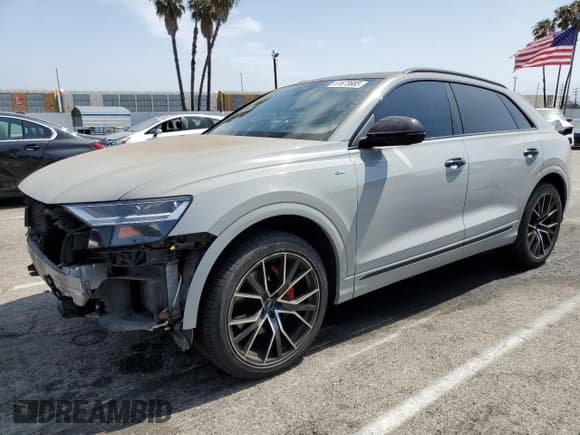 ✅ 2020 Audi Q8 Premium Plus • VIN: WA1EVAF15LD014996 • Lot: 61673685. Wystawiony na Copart z przebiegiem 110 240 mil. Bezpłatny archiwum sprzedaży aukcyjnych z USA i szczegółowy raport historii pojazdu na DreamBid. Zdjęcie 1.