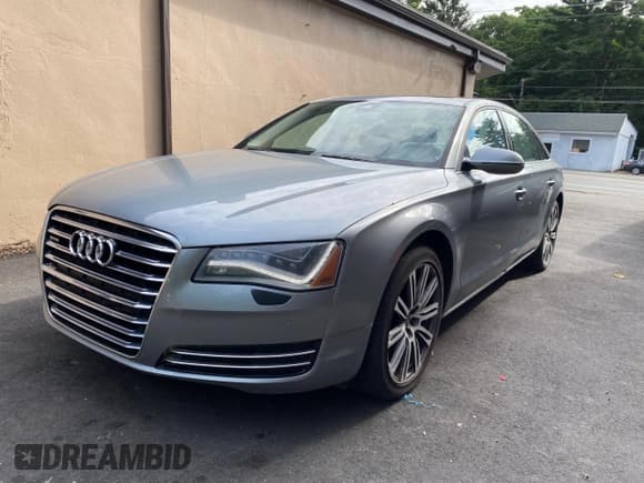 ✅ 2011 Audi A8 • VIN: WAURVAFD7BN018734 • Lot: 52698085. Wystawiony na Copart z przebiegiem 79 694 mil. Bezpłatny archiwum sprzedaży aukcyjnych z USA i szczegółowy raport historii pojazdu na DreamBid. Zdjęcie 2.
