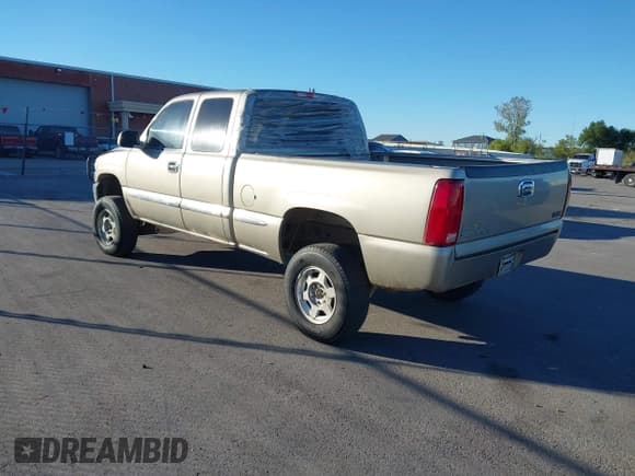 ✅ 2002 GMC Sierra 1500 SLE • VIN: 2GTEC19V221417144 • Лот: 43571358. Опубликован ранее на IAAI с пробегом 137 971 миль. Бесплатный доступ к архиву аукционных продаж из США и подробный отчёт об истории автомобиля на DreamBid. Изображение 3.