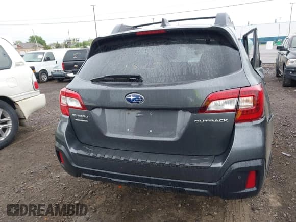 ✅ 2018 Subaru Outback Limited • VIN: 4S4BSANCXJ3367396 • Lot: 42312755. Listed on IAAI with 98,541 mi. Free auction sales archive from the USA and detailed vehicle history report at DreamBid. Image 15.