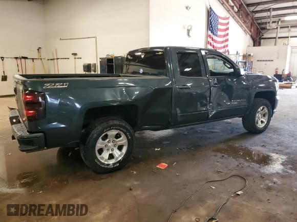 ✅ 2018 Chevrolet Silverado 1500 LT • VIN: 1GCVKREC5JZ112975 • Lot: 69280575. Wystawiony na Copart z przebiegiem 141 381 mil. Bezpłatny archiwum sprzedaży aukcyjnych z USA i szczegółowy raport historii pojazdu na DreamBid. Zdjęcie 3.