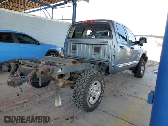 ✅ 2007 Dodge 2500 Laramie • VIN: 1D7KS28AX7J585398 • Лот: 67407944. Опубликован ранее на Copart с пробегом Не указан. Бесплатный доступ к архиву аукционных продаж из США и подробный отчёт об истории автомобиля на DreamBid. Изображение 3.