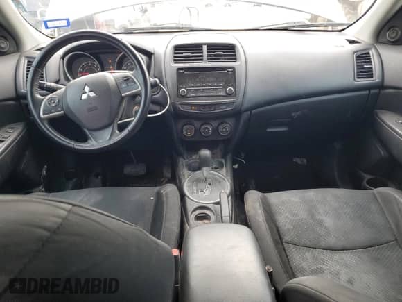 2015 Mitsubishi Outlander ES с VIN 4A4AP3AW7FE037622, выставлен на аукционе Copart как лот 46164535 с пробегом 219 773 миль миль и Списание • Salvage title. История ставок и продаж доступна на DreamBid. Изображение 8.