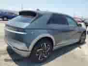 2024 Hyundai Ioniq 5 Limited z VIN KM8KR4DE2RU286866, wystawiony jako Copart lot #62436204 z przebiegiem 677 mil mil oraz Szkoda całkowita • Salvage title. Historia ofert i sprzedaży dostępna na DreamBid. Obrazek 3.