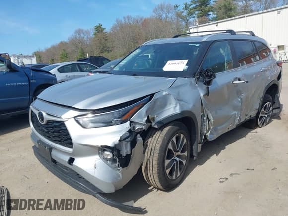 ✅ 2023 Toyota Highlander L • VIN: 5TDKDRBH6PS044676 • Lot: 42094125. Listed on IAAI with 102,903 mi. Free auction sales archive from the USA and detailed vehicle history report at DreamBid. Image 18.