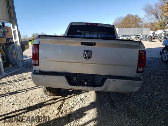 ✅ 2010 Dodge 1500 ST • VIN: 1D7RB1GK3AS111975 • Lot: 81269224. Wystawiony na Copart z przebiegiem 174 509 mil. Bezpłatny archiwum sprzedaży aukcyjnych z USA i szczegółowy raport historii pojazdu na DreamBid. Zdjęcie 6.