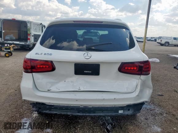 ✅ 2020 Mercedes-Benz GLC 300 • VIN: W1N0G8DB0LF801740 • Lot: 84243255. Wystawiony na Copart z przebiegiem 86 332 mil. Bezpłatny archiwum sprzedaży aukcyjnych z USA i szczegółowy raport historii pojazdu na DreamBid. Zdjęcie 6.