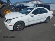 ✅ 2004 Mercedes-Benz C 240 • VIN: WDBRF61J24F480110 • Lot: 42196561. Wystawiony na IAAI z przebiegiem 125 617 mil. Bezpłatny archiwum sprzedaży aukcyjnych z USA i szczegółowy raport historii pojazdu na DreamBid. Zdjęcie 18.