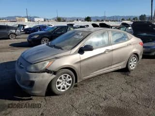 ✅ 2013 Hyundai Accent GLS • VIN: KMHCT4AE2DU317648 • Lot: 89714955. Wystawiony na Copart z przebiegiem 172 717 mil. Bezpłatny archiwum sprzedaży aukcyjnych z USA i szczegółowy raport historii pojazdu na DreamBid. Zdjęcie 1.