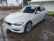✅ 2015 BMW 3 Series 328i • VIN: WBA3A5C59FF610240 • Lot: 43061305. Wystawiony na IAAI z przebiegiem 136 725 mil. Bezpłatny archiwum sprzedaży aukcyjnych z USA i szczegółowy raport historii pojazdu na DreamBid. Zdjęcie 2.