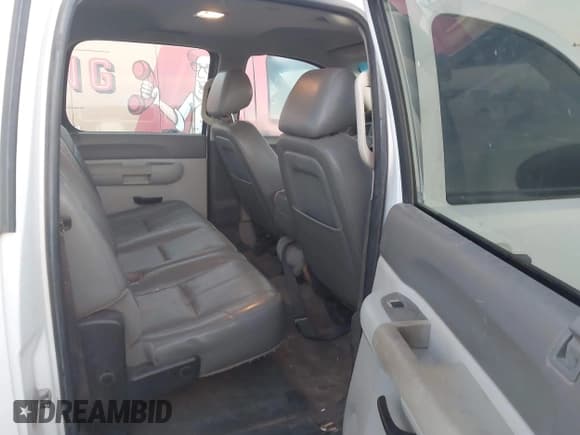 ✅ 2013 Chevrolet Silverado 2500HD Work Truck • VIN: 1GC1KVCG9DF172373 • Lot: 43636735. Listed on IAAI with 321,380 mi. Free auction sales archive from the USA and detailed vehicle history report at DreamBid. Image 8.